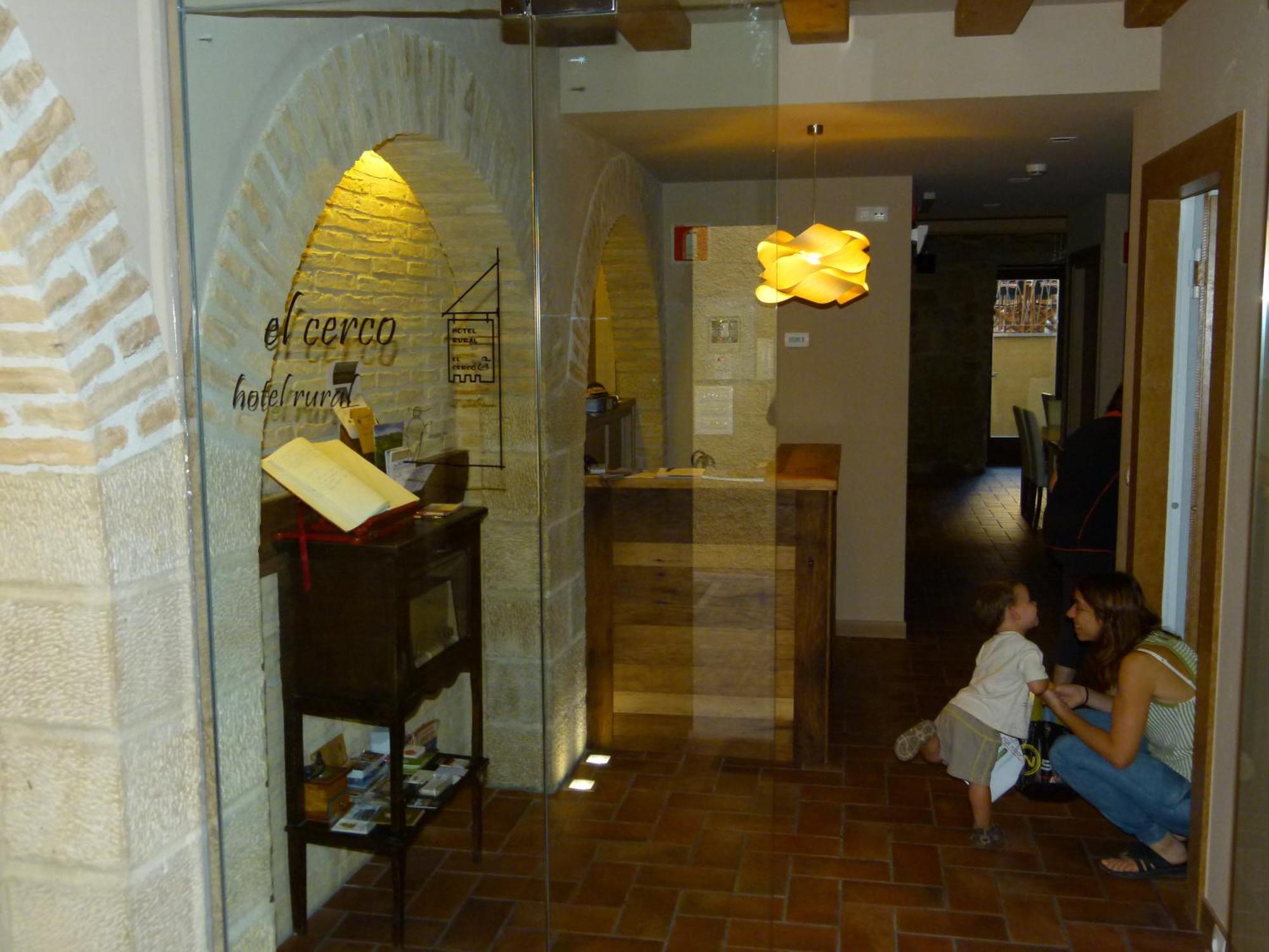 Hotel El Cerco Пуэнте-ла-Рейна Экстерьер фото